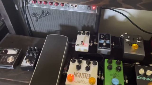 Fender Champ 12 Amp Red Knob - Mid Boost Bump смотреть онлайн