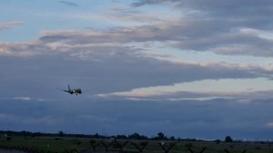 Посадки и взлеты разных самолетов Boeing Airbus и других, разные виды  Новосибирск Толмачево