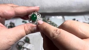 Натуральные камни-Изумруды ?в серебре с бриллиантами ?со складов Индии.