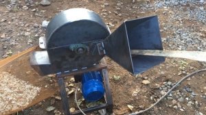 Садовая дробилка "СРУБ-300"