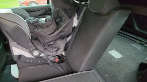 Renault Megane - How to FOLD DOWN REAR SEATS (2016 - 2020)