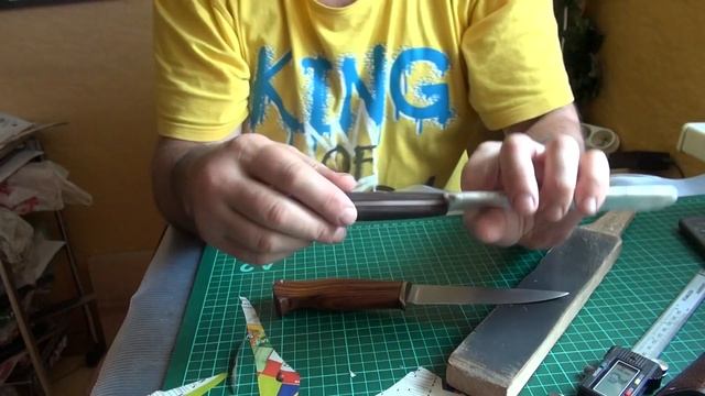 Конкурсный нож Александра Петрова. Сталь 110х18. Немного поработал по кухне. смотреть онлайн