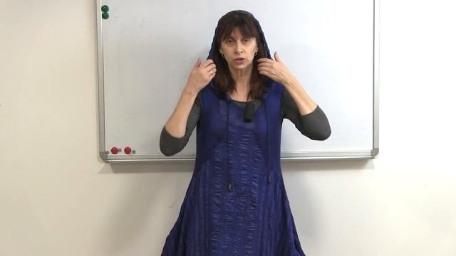 Сарафан с капюшоном на шелке и льне-фрагмент курса смотреть онлайн