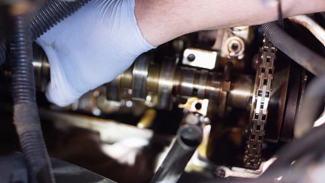 Ford 5.4L Cam Phaser and VVT Control Solenoid Replacement смотреть онлайн