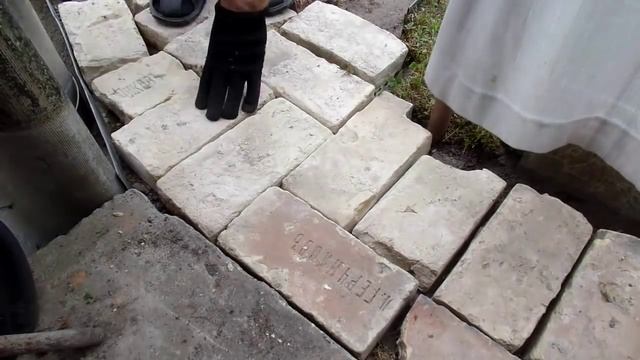 Садовая дорожка из кирпича на даче своими руками дедовским методом