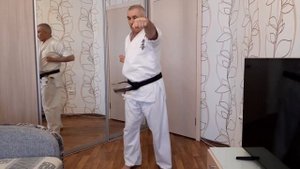 Урок 4. Стойки Йой-Дачи, Хейко-Дачи, Учи Хачиджи-Дачи. Прямые удары руками.