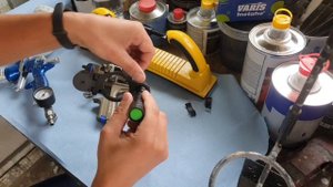 Фонарик от Varis идеально подходит на краскопульт Devilbiss и Sata