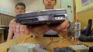 Как установить дополнительный жесткие диски (HDD)