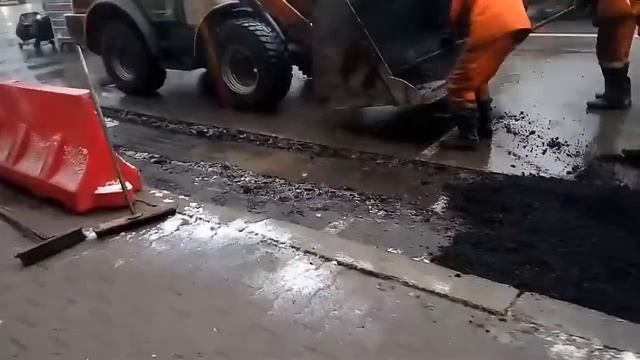 Укладка асфальта по новой технологии. Russian road repairement. смотреть онлайн