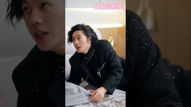 【全集】#新剧 相愛三年的男人出軌，全家嫌棄她是賣臭豆腐的，誰料三個大佬哥哥過來接她回家，開啟虐渣人生，最終團寵小妹愛上大哥，被他寵上天！《被拋棄後，我成了三個大佬哥哥的掌心寵》#短劇全集