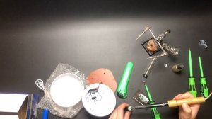 Замена аккумулятора 18650 в кемпинговом фонаре. Аккумуляторный фонарик уличный на солнечных батарея