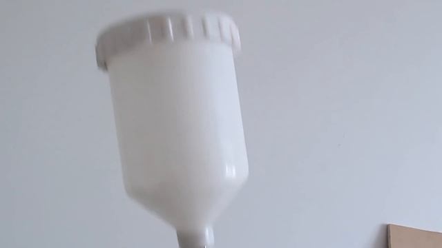Покраска потолка краскопультом.  Как качественно покрасить потолок.  Инструмент для покраски.