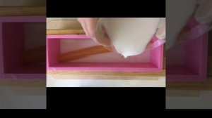 Мыло “Молоко с мёдом” из основы Crystal