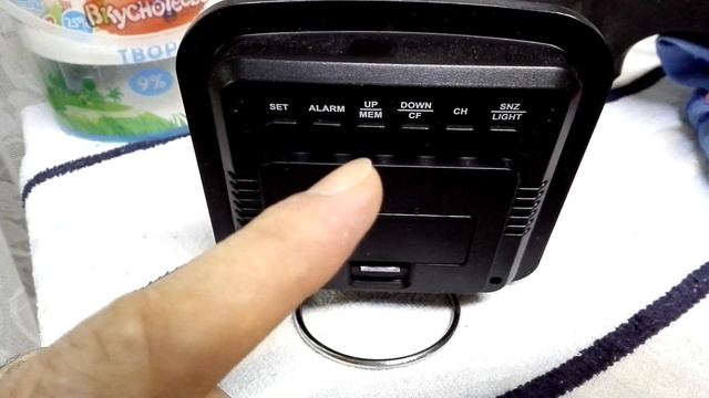 Часы термометр с тремя выносным датчиками (Метеостанция ) смотреть онлайн