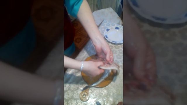 Как красиво и просто разделать селедку смотреть онлайн