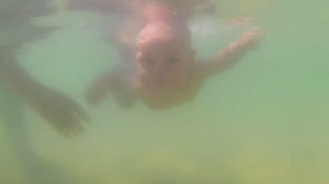 Дети в море под водой !!!