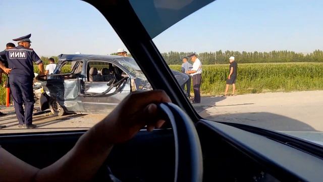 Ош-Бишкек жолунда "Хонда Степ менен Деу Матиз" сүзүшүп, 1 киши каза болду смотреть онлайн