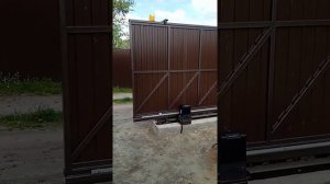 Откатные ворота с проемом 6 метров.