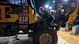 CRASH MET TRUCK betekent EINDE DAKAR | Dakar Rally