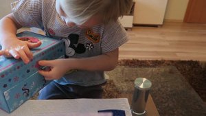 Открываем коробку с наклейками " Холодное сердце"