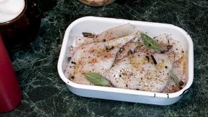 Кальмар  маринованный с пряностями, готовим в духовке.