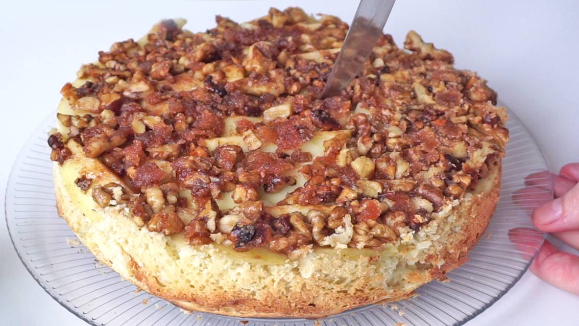 Этот торт они будут печь КАЖДЫЙ день! Невероятно вкусно! Пирог с яблоками и орехами!