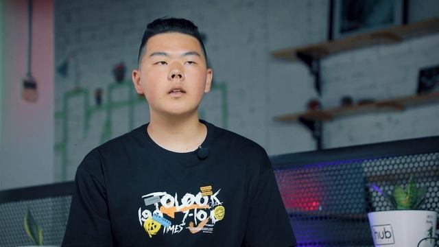 ? Творческий и креативный — это про Сашу смотреть онлайн