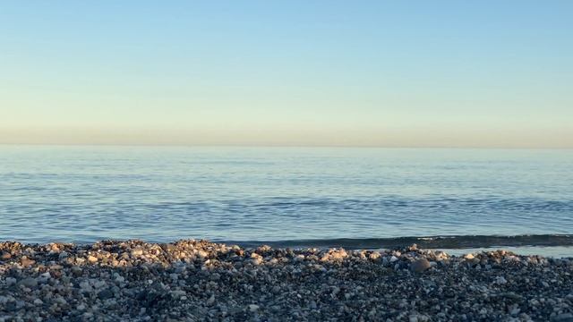 Спокойное море 4К. Тихие спокойные волны смотреть онлайн