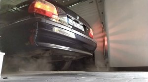 BMW E38 750i V12 5.4 stock exhaust sound