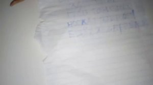 Сама вижу! Смотри! Губы тонкие! Нос картошкой! Ещё и шея кривая!!!