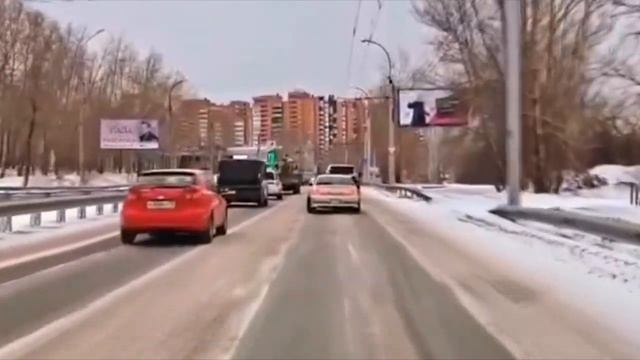 Любителя агрессивного стиля вождения задержали в Иркутске смотреть онлайн