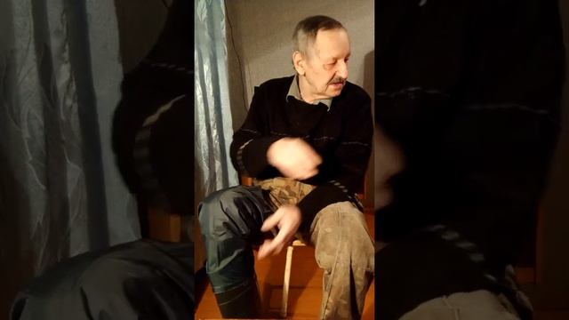 Самодельные, присоединяемые удлиннители( голенища)для коротких сапог.