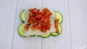 Филе тилапии, запеченное с овощами