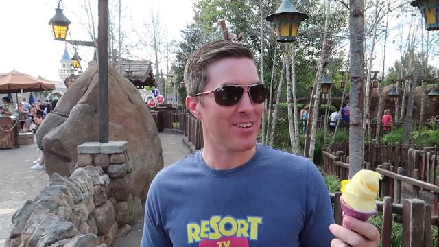 Trying All 3 New Ice Cream Cones at the Magic Kingdom - Walt Disney World 2019 смотреть онлайн