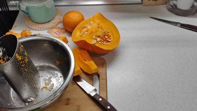 Подруга поделилась рецептом пирога. Придется печь, пока есть ТЫКВА и АПЕЛЬСИНЫ. Супер рецепт! смотреть онлайн