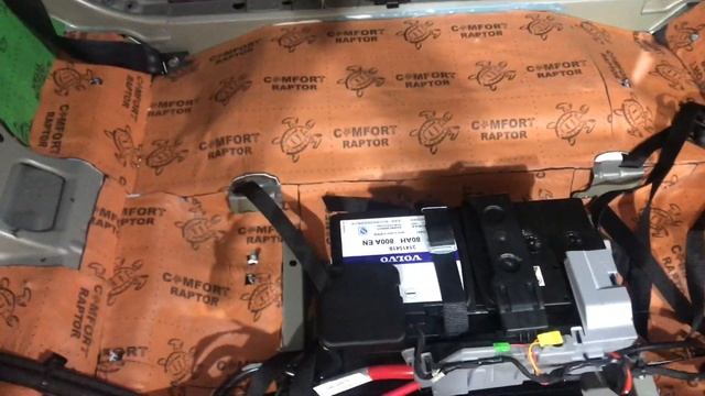 Volvo XC60 повышение акустического комфорта, установка вибро- шумоизоляционных материалов Комфортма