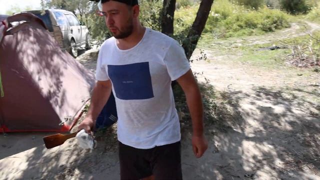 СЫРНЕ - в казане на костре. КАК ПРИГОТОВИТЬ СЫРНЕ НА РЫБАЛКЕ смотреть онлайн