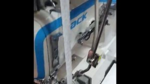 Плоскошовная машина JACK W4 с обрезкой края, с программируемым приспособлением подачи резинки