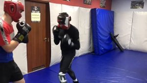 16-17 лет , весовая 75-80 кг. Бой передней рукой