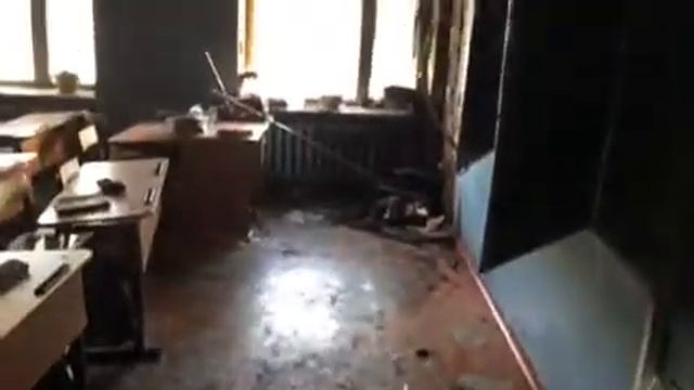 ? В Улан-Удэ ученики 9 класса школы №5 с топорами напали на семиклассников и учительницу, а затем