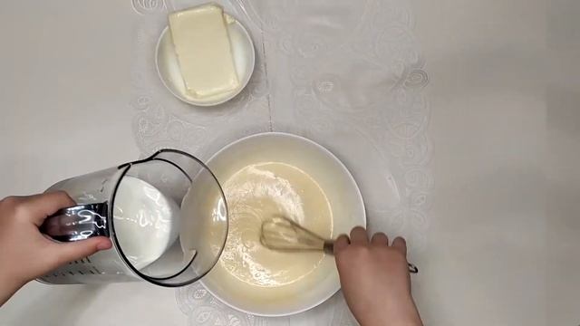 Настя готовит десерт из заварного крема/как приготовить заварной крем/вкусный десерт смотреть онлайн