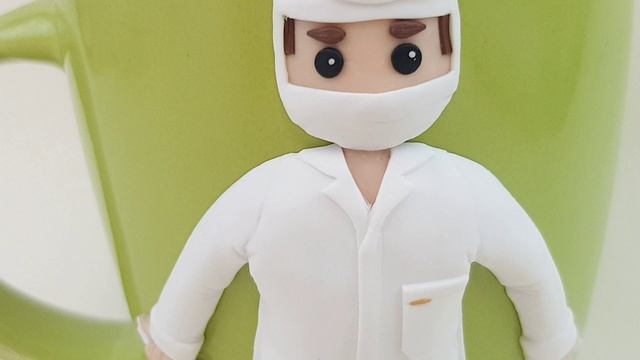 Подарочная Кружка Врач. Чашка с фигуркой доктор полимерная глина  Презент в благодарность хирургу.