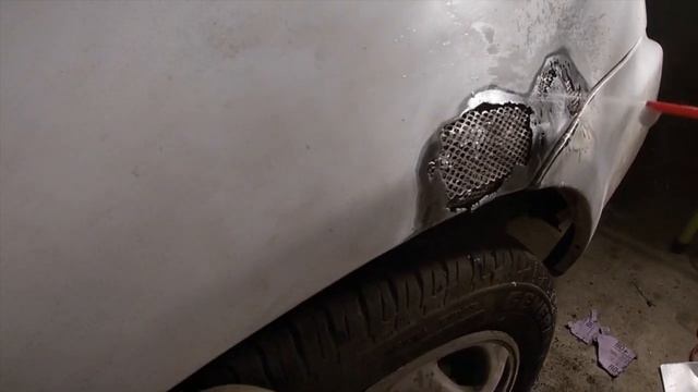 How To Fix Large Rust Holes Using Bondo смотреть онлайн