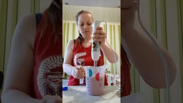 Молочный густой коктейль.