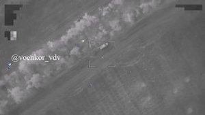 Ланцет по гаубице Д-30 ВСУ вместе с расчётом.