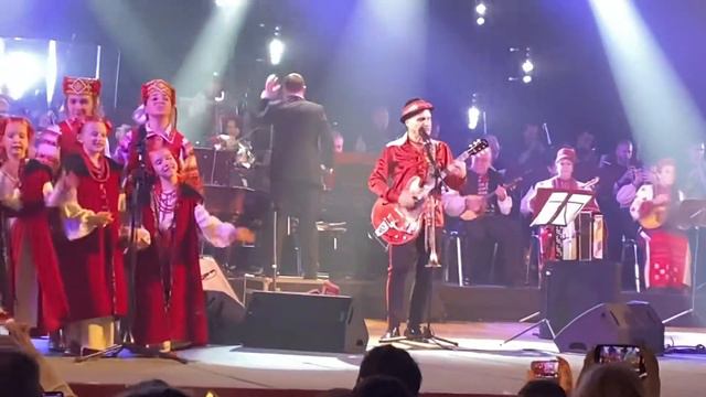 Панченко Зорянка (Ансамбль «Зернятко») + Олег Скрипка + оркестр НАОНІ = ❤️ смотреть онлайн