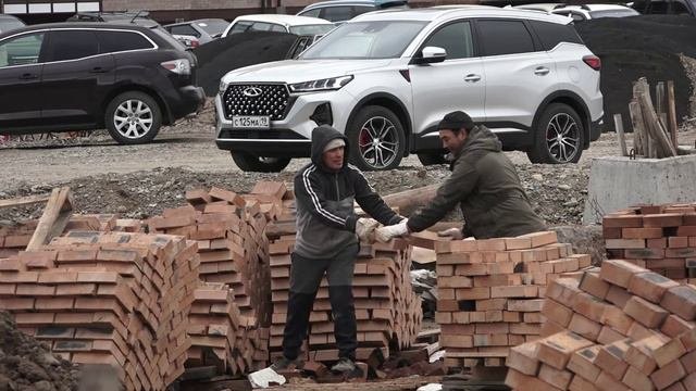 В 33-ей школе идут внутренние отделочные работы