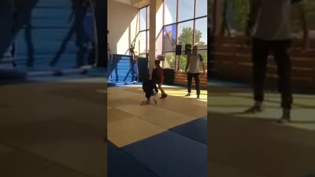 Василий Серебряков боевое самбо турнир «Закрытие сезона» Ск Волна 20.05.2018г- 1 место??? смотреть онлайн