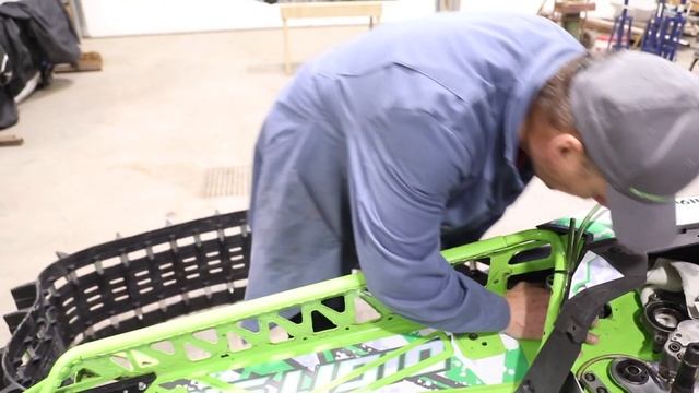 Changing a track and drivers. LONG VERSION! смотреть онлайн