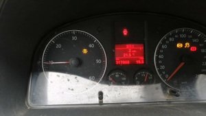 VW Caddy 2008 г.в. 2,0 TDI. Заводится и глохнет.